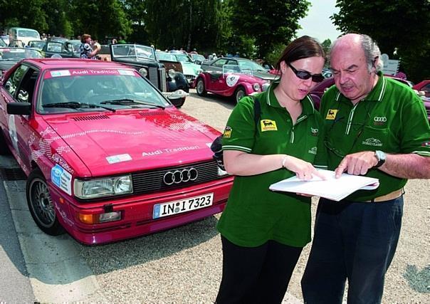 Der mehrfache Mille Miglia Sieger Luciano Viaro mit seiner blinden Beifahrerin Daniela Fiordalisi am Audi Urquattro. Foto: Audi/auto-reporter.net